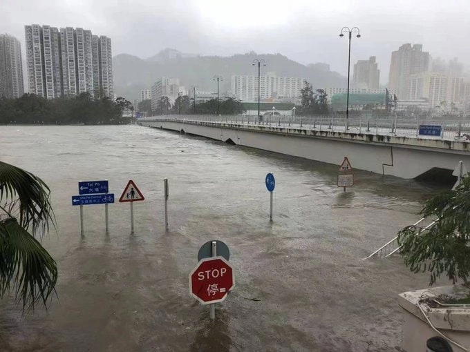 Спасение от супертайфуна: непогода в Гонконге останавливает биржу