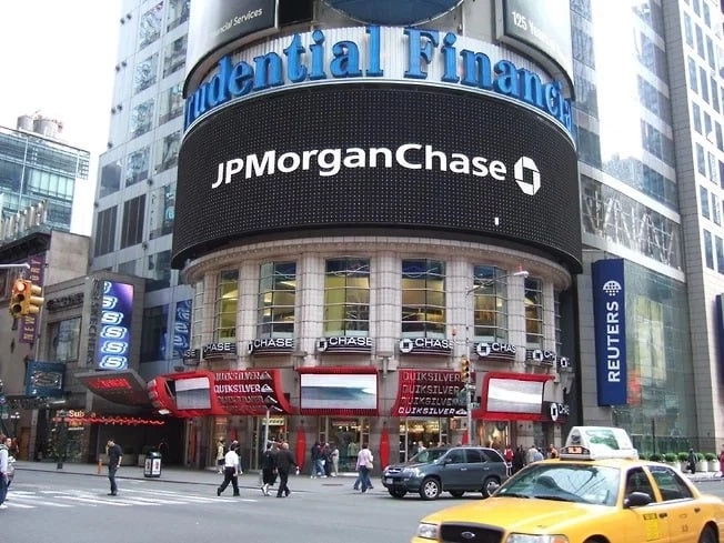 Российский суд арестовал $439,5 млн и активы JP Morgan по иску ВТБ