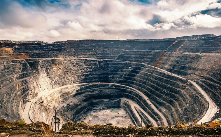 Обзор Полюса — бенефициар роста цен на золото и ослабления рубля. Пора покупать?