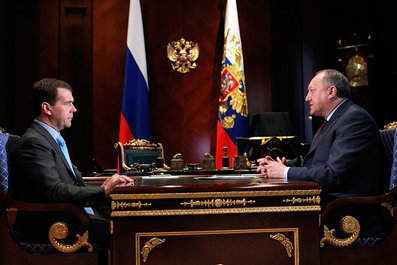 Владимир Илюхин информировал Дмитрия Медведева о социально-экономической ситуации в регионе.
