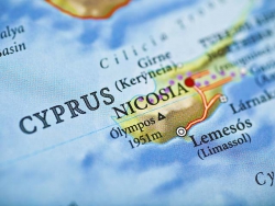 Парламент Кипра утвердил план спасения экономики