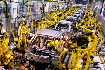 Всеобщая автоматизация и всеобщая роботизация “уничтожат” рынок дешевой рабочей силы.