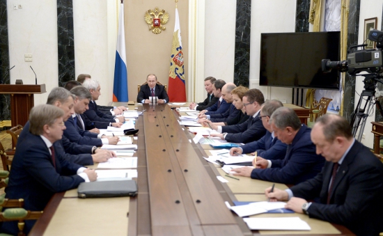 Совещание у В. Путина по приватизации: 7 гостей с разных сторон.
