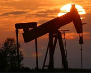 Нефть Brent подешевела до минимума за 28 месяцев, торгуется у $92,3