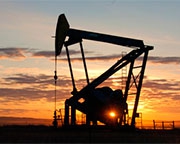 Мировые цены на нефть стремительно снижаются