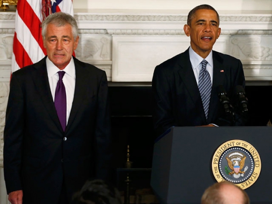 Звоночек (может даже тревожный): Обама уволил главу Пентагона: