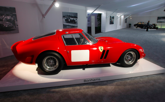 Самая дорогая машина в истории: Ferrari GTO продана за $38 млн.