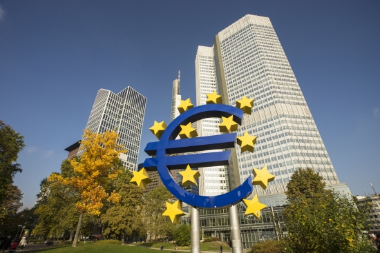 Обзор рынка: Пессимизм американских инвесторов перекинулся на европейские рынки, трейдеры ждут заседания ЕЦБ