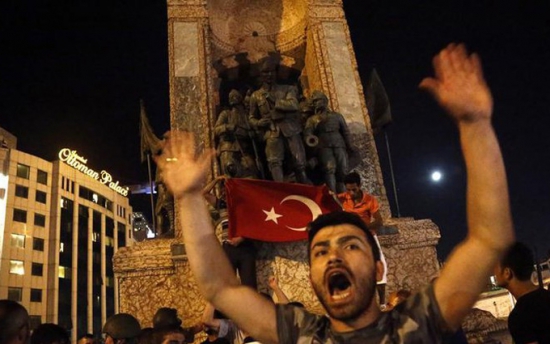 Турецкому аналитику грозит тюрьма за финансовые прогнозы после путча