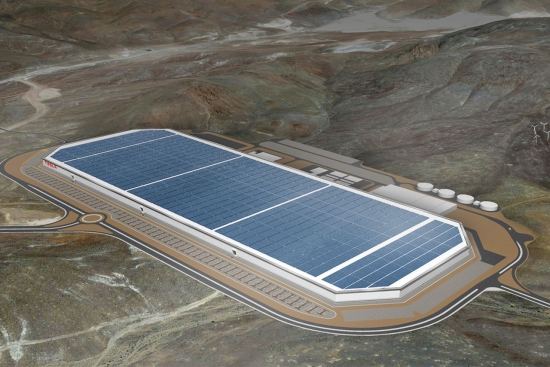 Tesla запускает производство аккумуляторов.