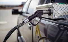 Стоимость бензина в США упала до 12 центов.