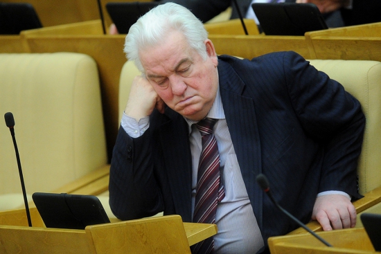 в 2016 году депутаты Госдумы продолжат получать урезанную на 10% зарплату