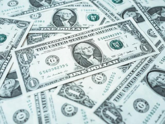 Доллар США силен перед публикацией отчета по занятости ADP