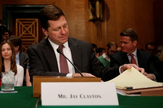 Глава SEC Джей Клейтон прояснил статус Биткоина и напугал скаммеров