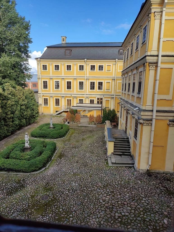 В чем смысл постоянного стремления заработать ещё больше?