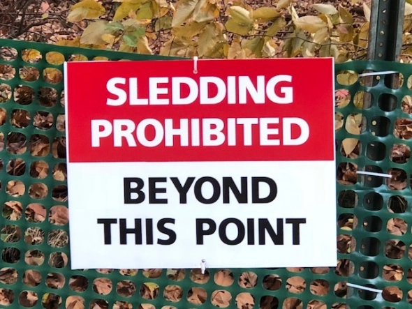 Sledding prohibited. (cкатывание* на санках . S&P) запрещенно ниже 4500.
