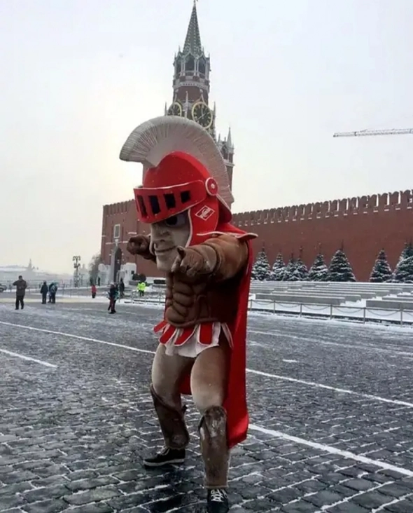 Нада бы еще раздать 🍻😂