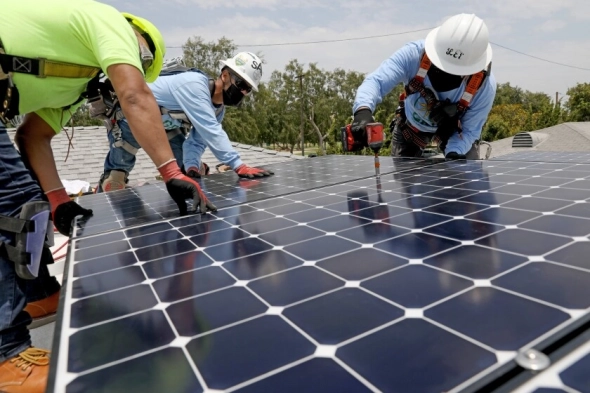 Акции компаний сектора солнечной энергетики обвалились из-за сокращения субсидий в Калифорнии