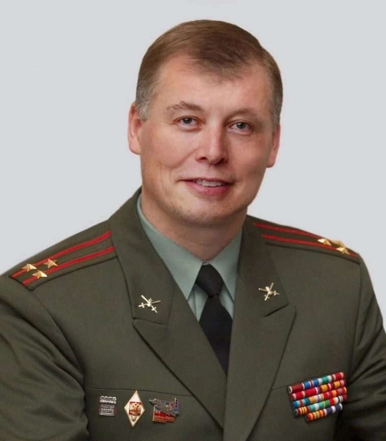 Полковник Илон Маск отключил терминалы Старлинка во время украинского контрнаступления