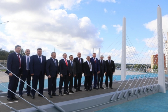 Несмотря на санкции, в Череповце президентом открыт новенький мост.