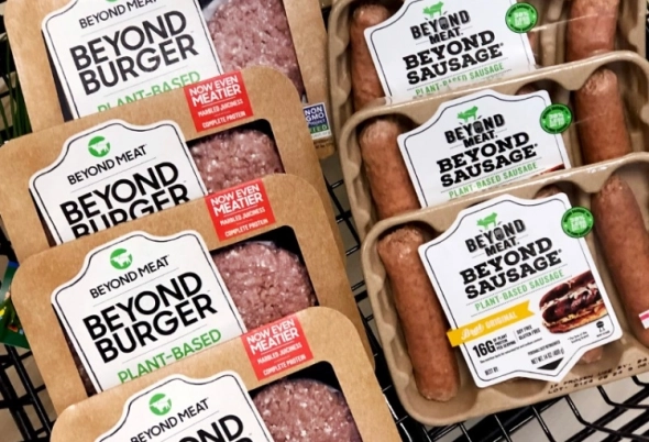 Beyond Meat понизила прогноз на год, акции рухнули на 28%
