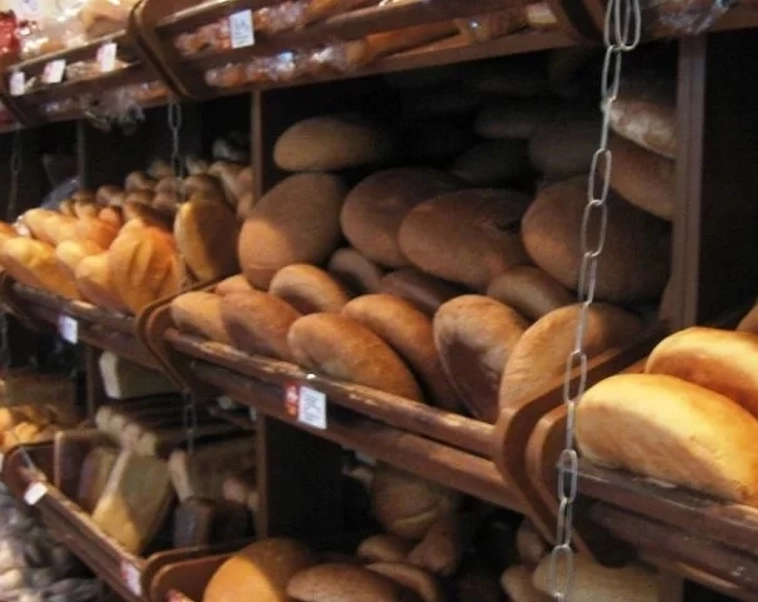 Буханка хлеба не задействует все сектора экономики на ее производство,