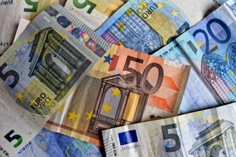 «БКС Мир инвестиций» исключил евро из перечня маржинальных активов