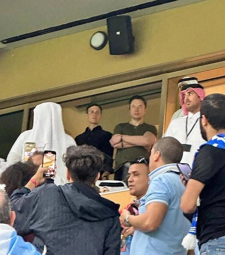 Загадка. Кто этот парень?