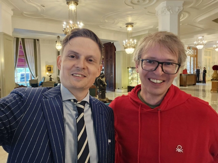 Илья Усов, (раньше был в Коммерсанте, сейчас Frank Media)