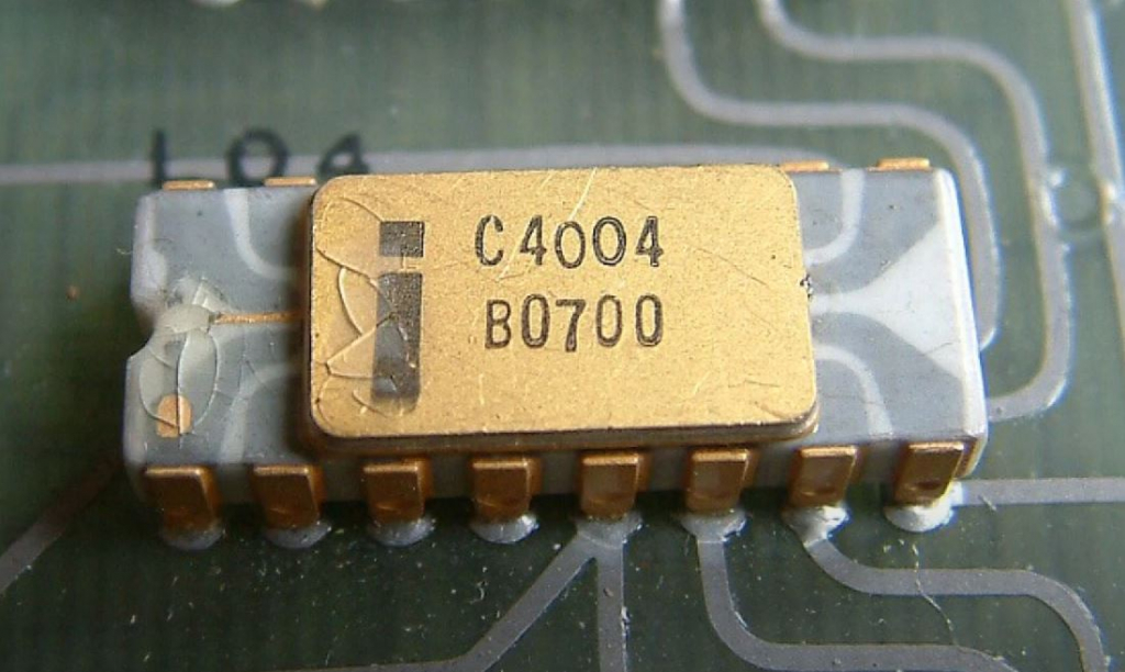 Первый интел. Процессор Intel 4004. Микропроцессор Intel i4004. Микропроцессор МП 4004. Первый микропроцессор Intel 4004.