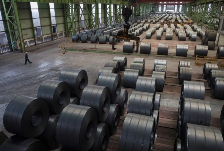 Цены на сталь в Китае достигли трехлетнего минимума из-за проблем со спросом - Reuters