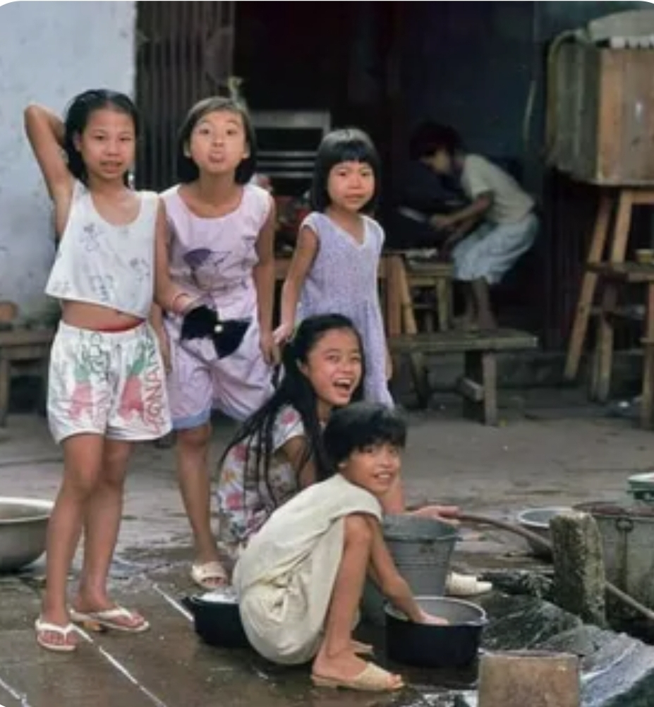 Износ азиатов. Публичный дом в Камбодже. Публичный дом в Камбодже дети. Бордели во Вьетнаме. Дети Вьетнама бедность.