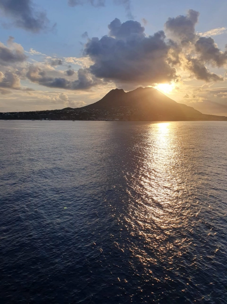 о. Синт Эстатиус (Карибы)