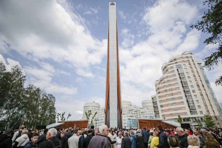 Атмосферостойкая сталь Forcera для мемориальной стелы в Екатеринбурге