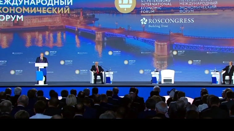 Владимир Путин на пленарной сессии ПМЭФ-2023. 16.03.23.