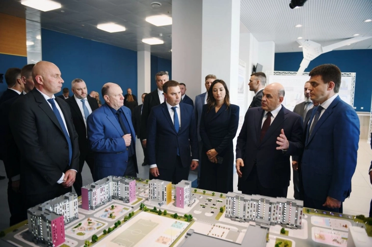 Премьер-министр Михаил Мишустин посетил ключевые экологические и инфраструктурные проекты «Норникеля» в Норильске