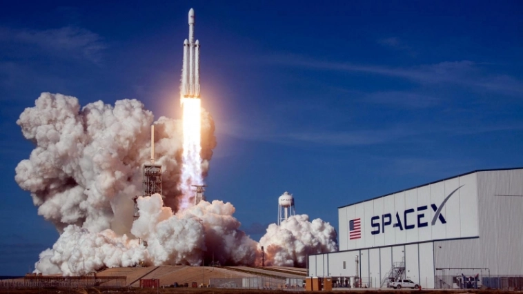 SpaceX дает заработать