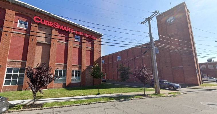 Про одну текстильную фабрику в Новой Англии, которая цеплялась за жизнь дольше других