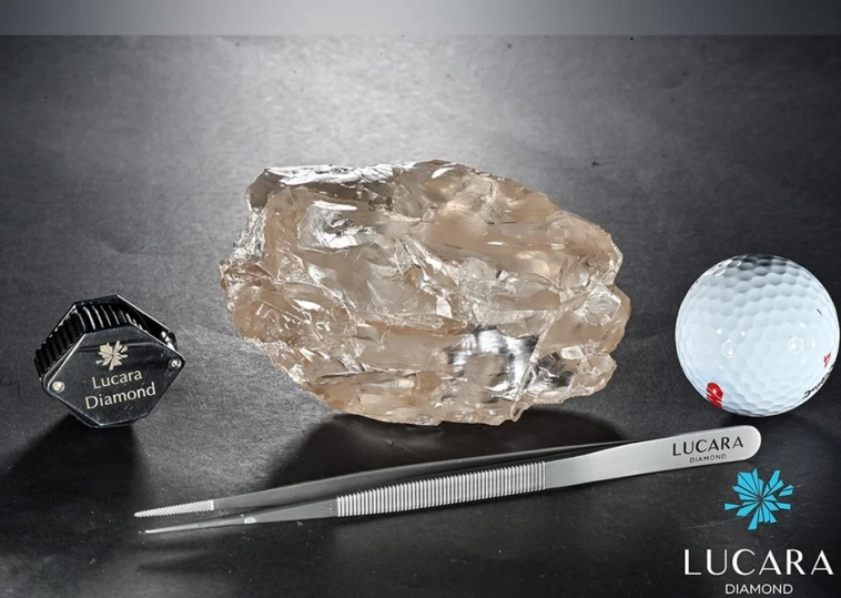 В Ботсване добыли один из крупнейших в мире алмазов