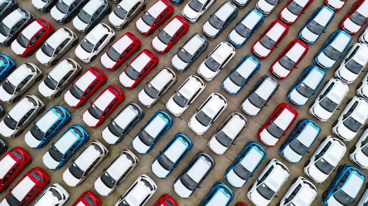 Бизнес на неделе (8-12.01): рекорды автопрома Китая и VW, плюсы слабой иены, проблемы Boeing и Openai, ETF на BTC