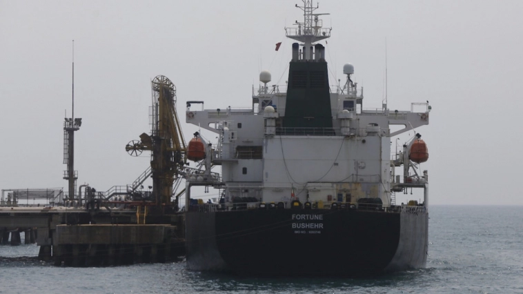 У российских нефтяников возникли рекордные проблемы с продажами дизтоплива после санкций против «теневого флота»