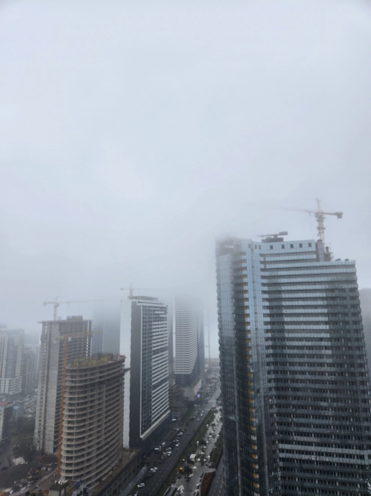 На пенсию в 32 и инвестиции в зарубежную недвижимость.