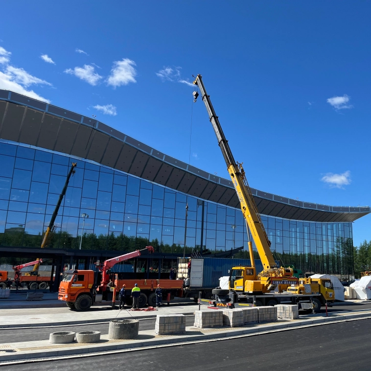 Работы в новом терминале аэропорта Магадан (Сокол) имени В. С. Высоцкого. Работы в новом терминале аэропорта Магадан (Сокол) имени В. С. Высоцкого.