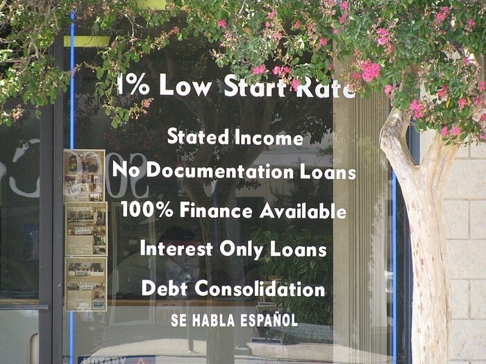 Реклама субстандартных кредитов брокерской фирмы, специализирующейся на ипотечном кредитовании, в июле 2008 г. в США
