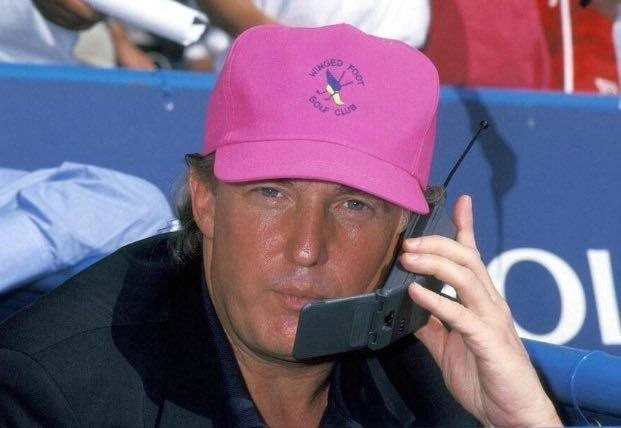 Предвыборный цирк: старик, ухо и псевдо Биткоин-макси