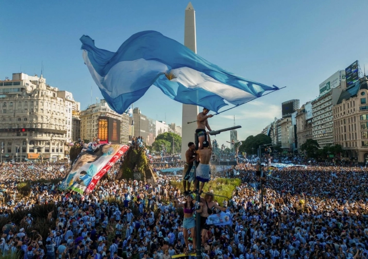 Увольнения сработали: ключевая ставка в Аргентине продолжает падать, ЦБ снизил её в шестой раз до 40%