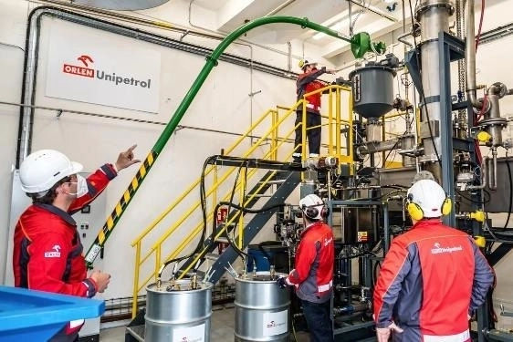 Дружба под ударом: Чехия начала получать нефть по российскому нефтепроводу, но долго ли продлятся эти поставки? Дружба под ударом: Чехия начала получать нефть по российскому нефтепроводу, но долго ли продлятся эти поставки?