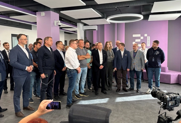 От промышленных достижений к цифровым: «Школа 21» открылась в Челябинске От промышленных достижений к цифровым: «Школа 21» открылась в Челябинске