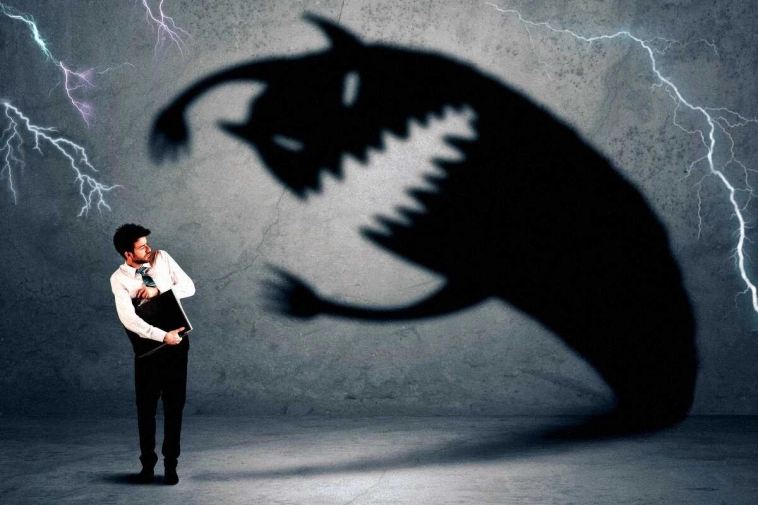 Противостояние между страхом и доказательством Противостояние между страхом и доказательством