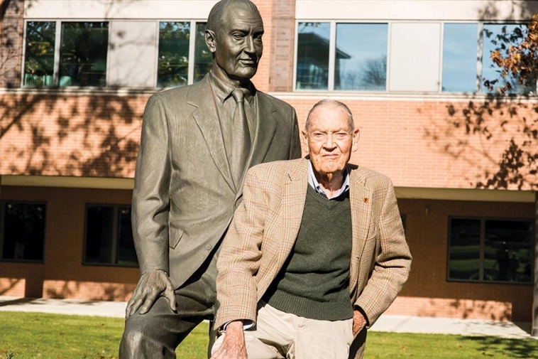 Чему нас может научить Джек Богл? Чему нас может научить Джек Богл?